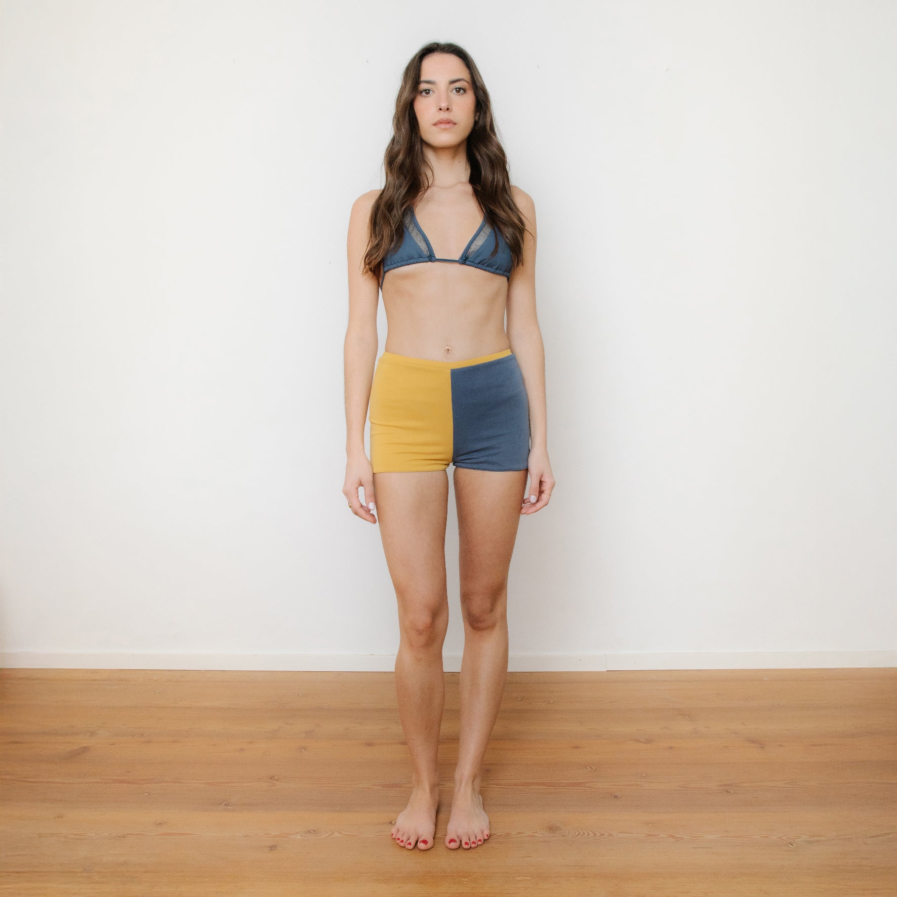 the-hold shorts blue/mustard