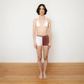 the-hold shorts white/burgundy